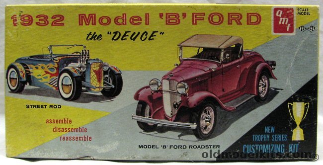 AMT 1/25 1932 Ford Model B Ford Deuce 3 in 1 - Customizing Kit, 132 plastic model kit